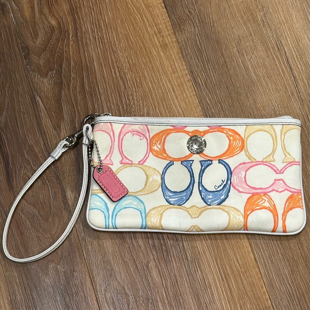 Coach Vintage 1941 Hampton Scribble Wristlet (with hang tag)(EUC) - Picture 2 of 16